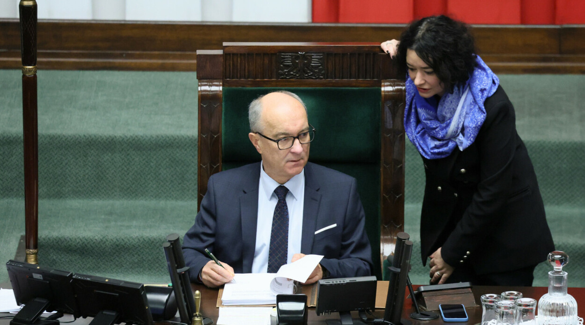 Posłowie wożą się za pieniądze podatników. Niektórzy pobierają pieniądze za kilometrówki nie posiadając samochodów