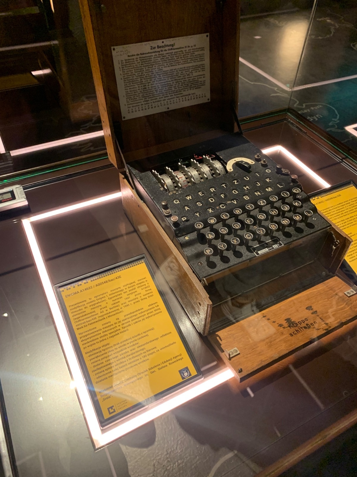 ac1febea-0b32-4af1-a2da-939e347ed408