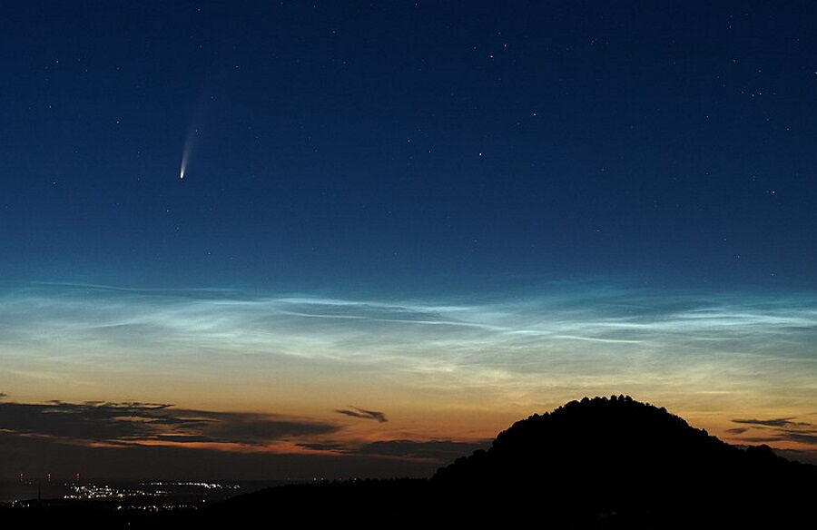 Kometa niewidziana od 50 tys. lat zbliża się do Ziemi. Będzie ją można obserwować gołym okiem