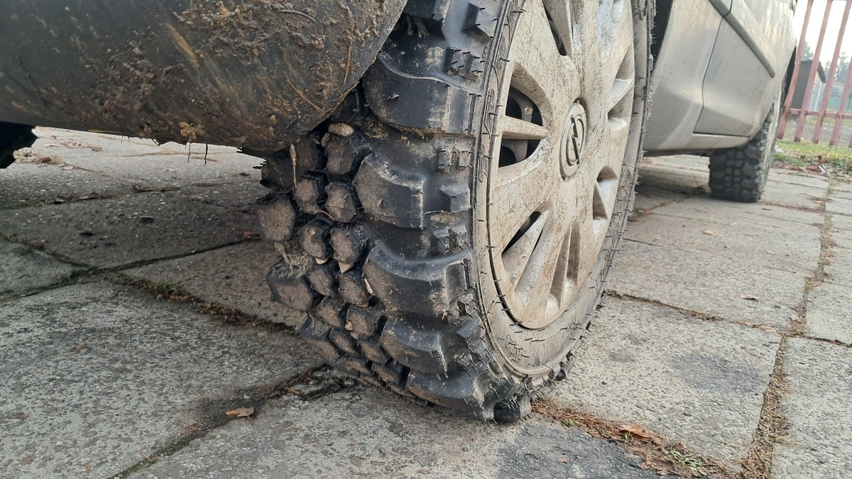 40c27bd4-a4f6-4de6-b19c-ee0a76d95e6a