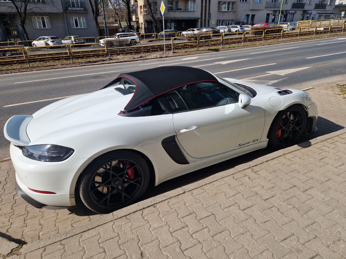 c324dcc8-fe76-401a-9ed1-1508dd6e2fdb