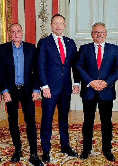 5d496518-f761-476e-a53f-53cdef9e365c