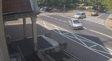 Oborniki. Znalazł tackę z pieniędzmi przed komendą. Policja szuka właściciela