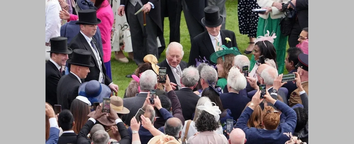 Wielkie przyjęcie u króla Karola III. Tłumy w ogrodach Pałacu Buckingham