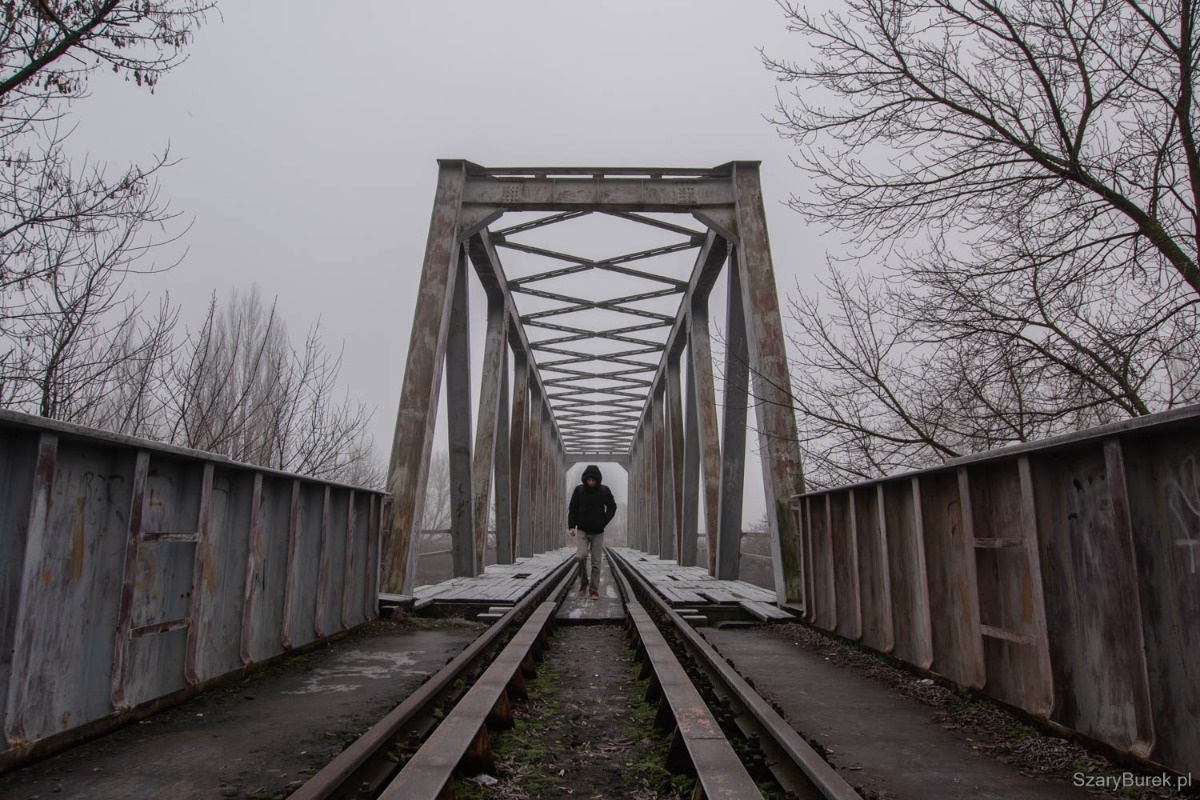 Nieczynny most kolejowy w Warszawie