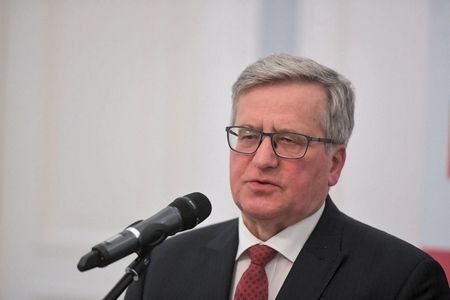Komorowski: PiS jest łżekonserwatywną łżeprawicą