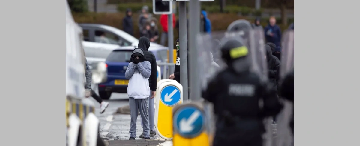 Protesty w Belfaście. Są zarzuty po ataku nożownika z Sudanu