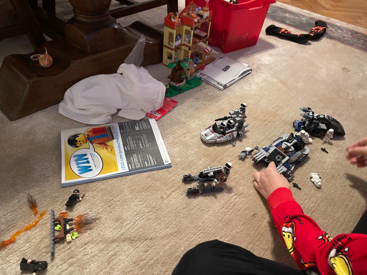 f074d10d-012b-4d5c-8c52-f501ae1b62f2