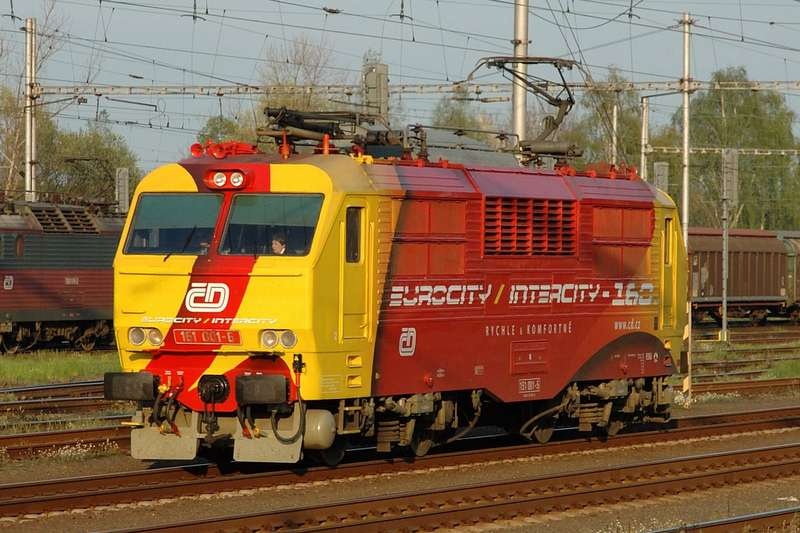 Od ośmiu ekspresów do tysiąca pociągów. 25 lat szybkiej kolei w Czechach - Kolejowy Portal