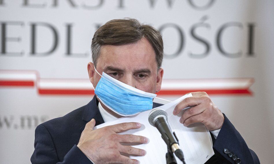 Władza podsłuchuje Pegasusem? Minister sprawiedliwości zabiera głos