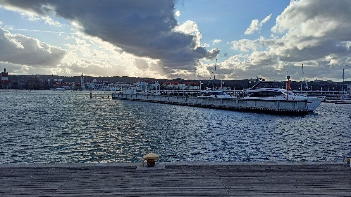 37d6ddd2-5201-4bd7-b4fa-57b56247fd9c