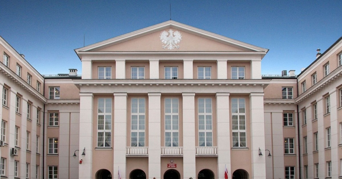 Skarb Państwa nielegalnie przekazał 551,3 mln zł Polskiemu Holdingowi Hotelowemu. NIK zawiadamia prokuraturę