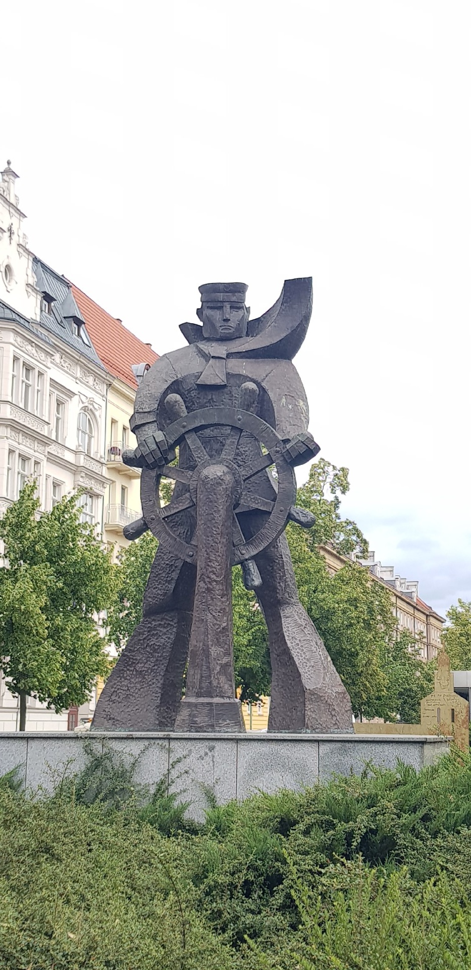 921efb6a-c8e4-4591-9296-2629844d5d3a