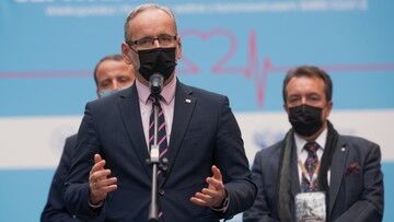 MZ Adam Niedzielski: nie zaostrzamy restrykcji, stawiamy na egzekucję obecnych uregulowań