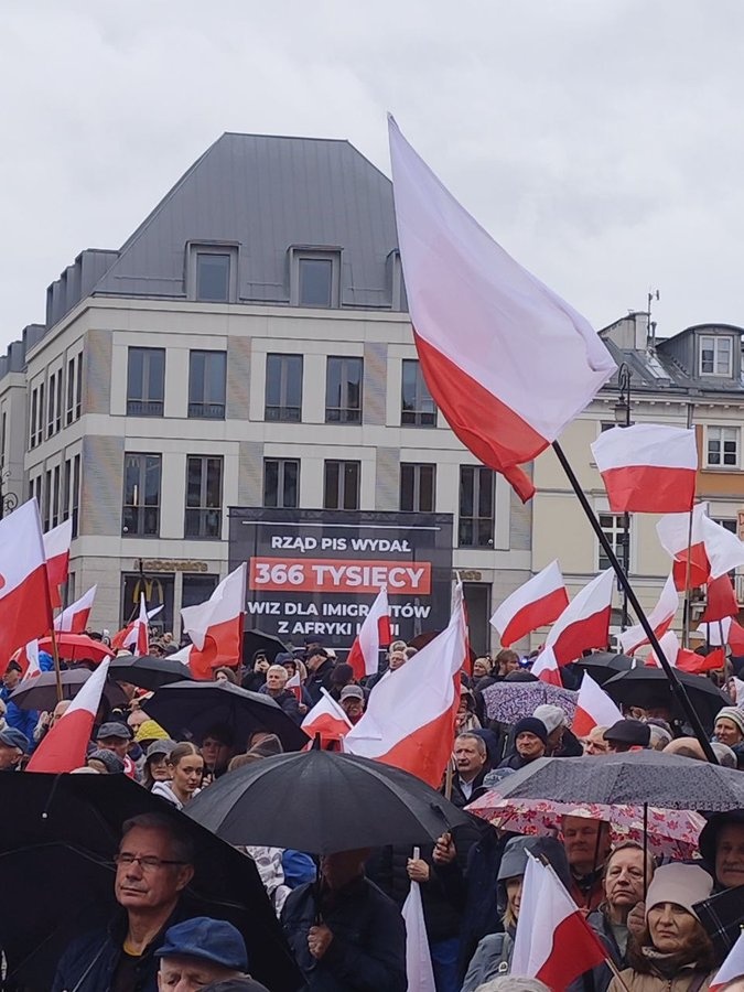 PiS dostaje nóż w plecy od Konfy. "Za każdym razem tam będziemy". Jakie to piękne