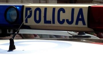 Warszawa. Nieznany sprawca podpalił policyjny radiowóz