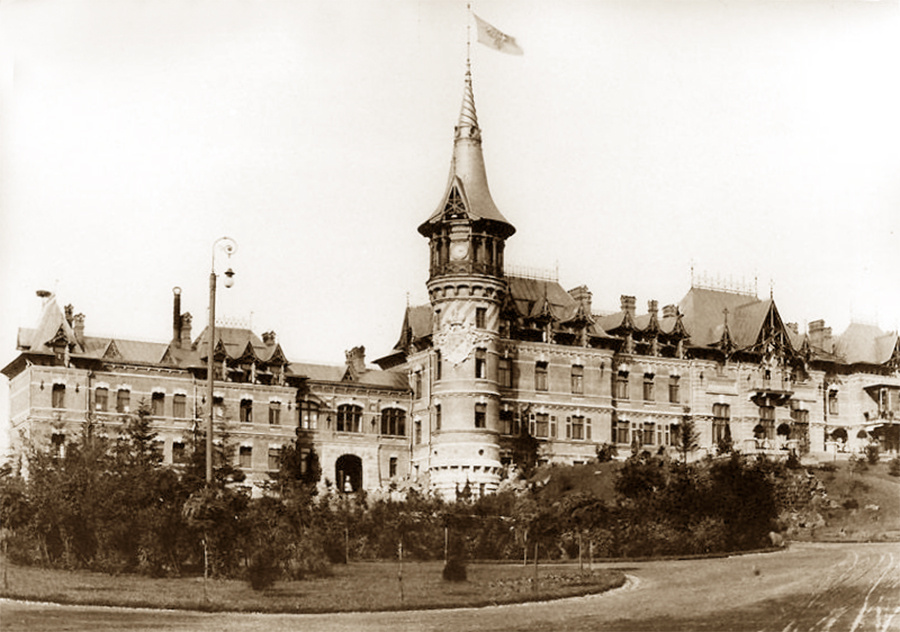 Pałac w Białowieży: azyl carów, sól w oku komunistów