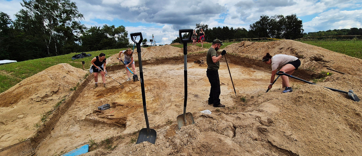 Sensacyjne odkrycie pod Mrągowem. Archeolodzy natrafili na cmentarzysko koni sprzed 1500 lat