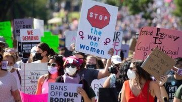 USA. Tysiące osób protestowały w całym kraju przeciw ograniczaniu prawa do aborcji