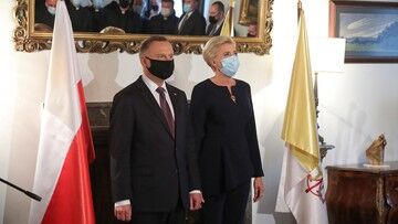 Polska para prezydencka w Rzymie. Andrzej Duda odznaczył arcybiskupa