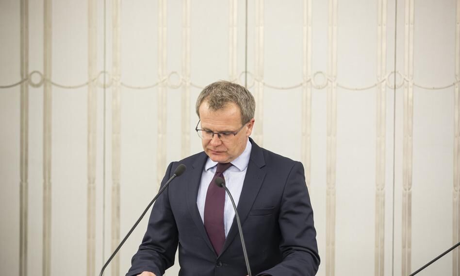 Kotecki o planie pomocy kredytobiorcom: dalsze podwyżki stóp proc. są konieczne  