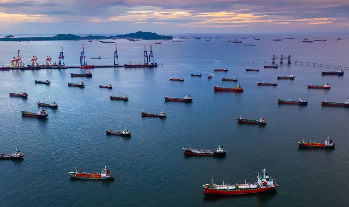 Co dalej z cenami ropy? Blokada kolejnej cieśniny niewykluczona. Eksperci z największych banków prognozują 120, a nawet 150 dolarów za baryłkę