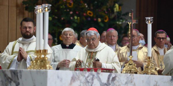 Papież beatyfikował kardynała Stefana Wyszyńskiego i Matkę Elżbietę Czacką