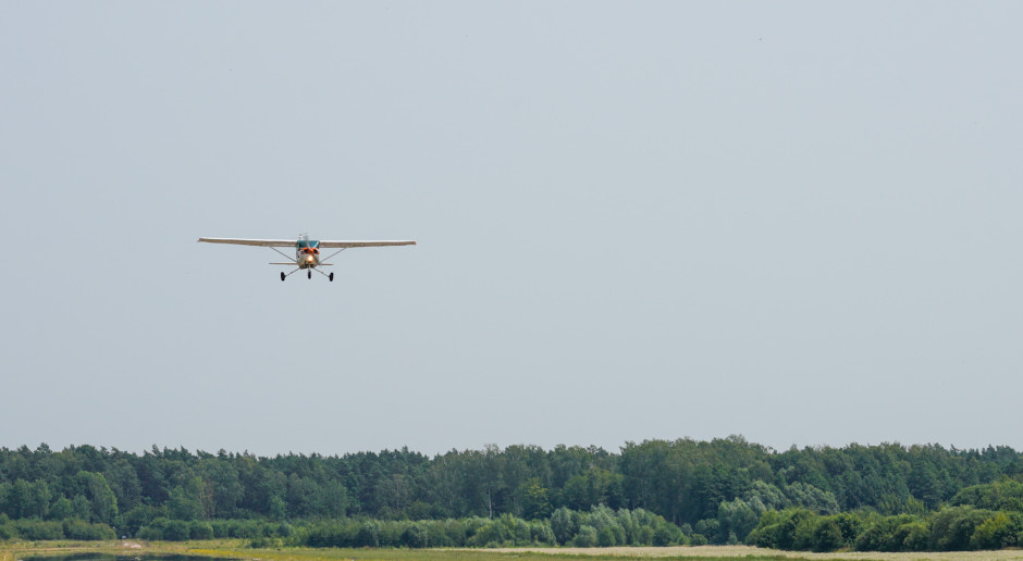 Pas startowy jest, ale mieszkańcy wciąż nie mają lotniska. Miasto planuje zabudowę