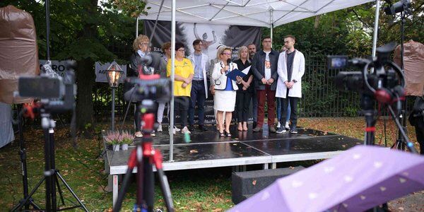 Sondaż: Zdecydowana większość Polaków za podwyżkami dla medyków