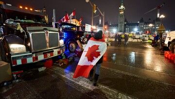 Kanada. "Konwój wolności". Protestujący kierowcy blokują drogi. Rząd grozi rekwirowaniem pojazdów