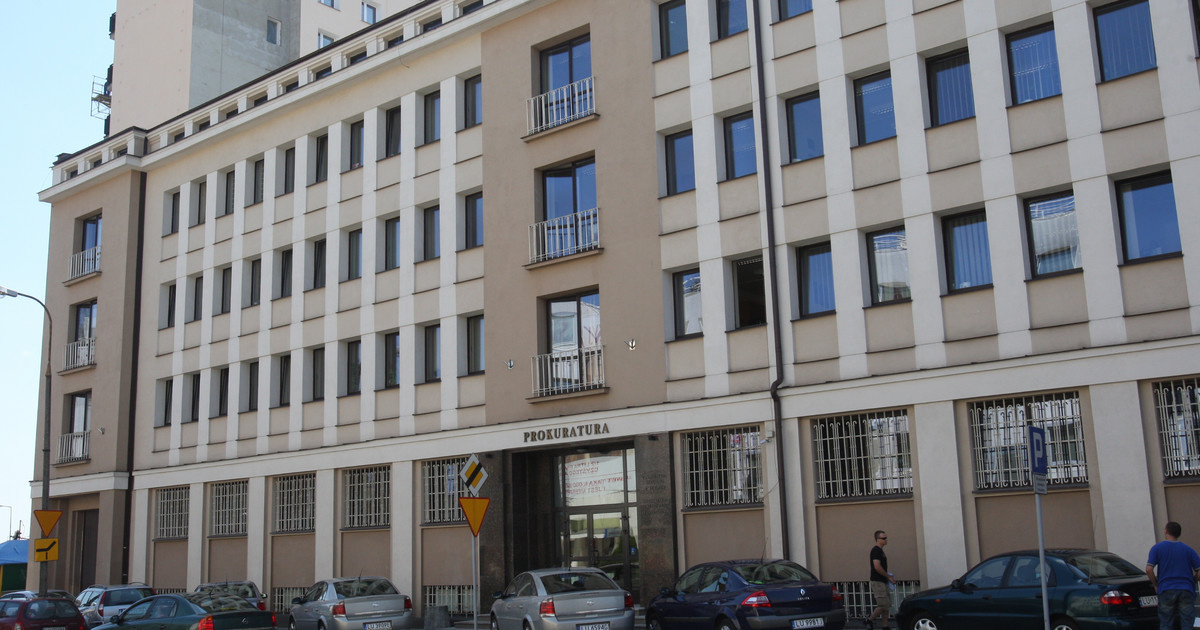 Prokurator miał blokować sprawy PiS i ukrywać akta. Wydało się przez kierowcę