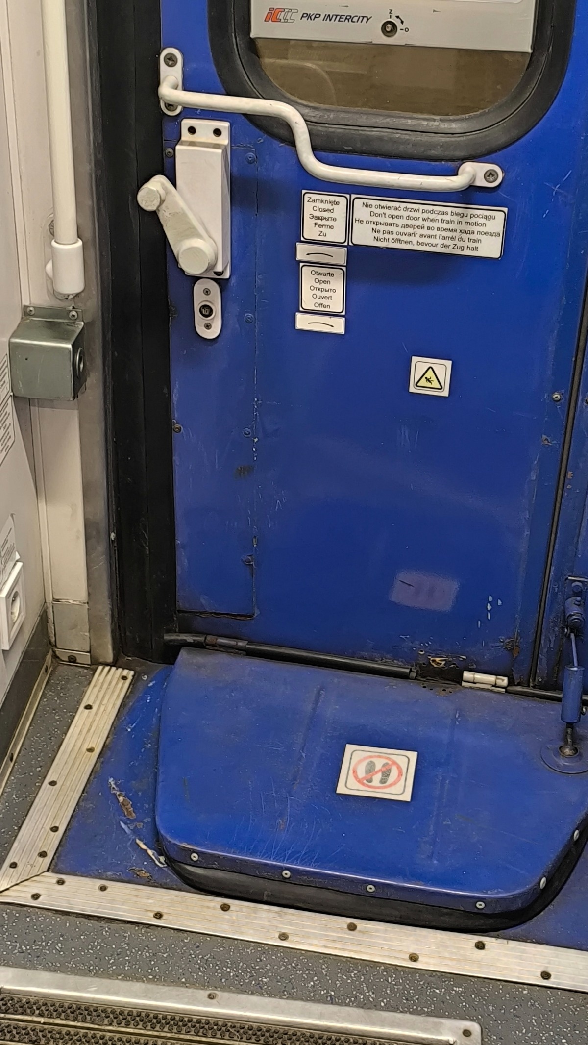 9ce1018f-c7d9-43ba-815c-c65172c8d627