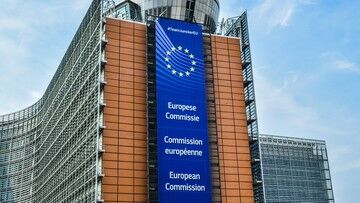 Komisja Europejska ma ostrzec Polskę przed sankcjami. Wyśle list do polskich władz