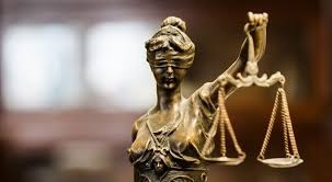 Sąd cię skrzywdził? Rząd zabiera ostatnią deskę ratunku