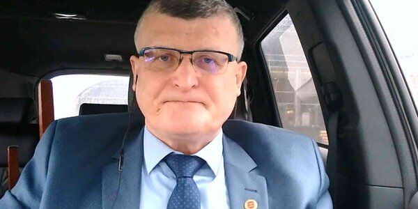 "Szczepienia na COVID powinny być obowiązkowe. Wątpiący musieliby się dostosować"