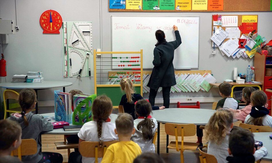 Polska w unijnej czołówce pod względem liczby nauczycieli. Wykresy, które warto zobaczyć