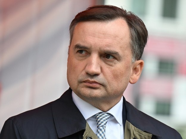 Przeszukanie u Ziobry niedopuszczalne? Jego ludzie wyciągnęli dokument, jest reakcja