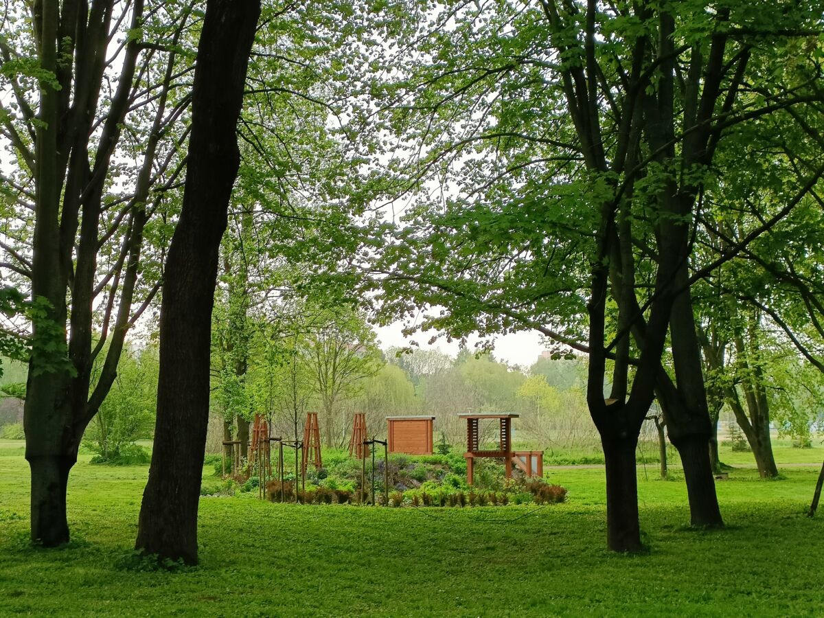 9651de79-8ae3-4ad4-bcbf-7e32a960434a