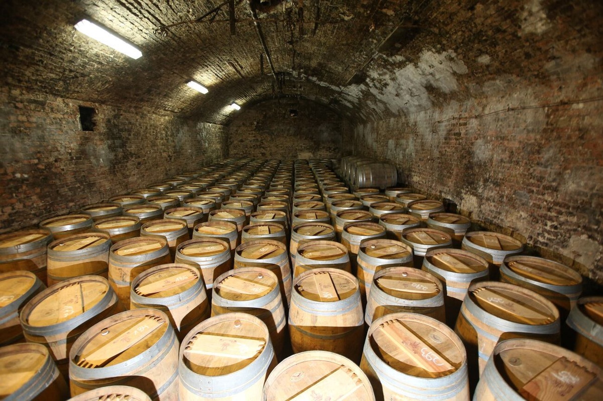 Właściciel Dino i najbardziej tajemniczy polski miliarder ruszył po fabrykę ekskluzywnej wódki