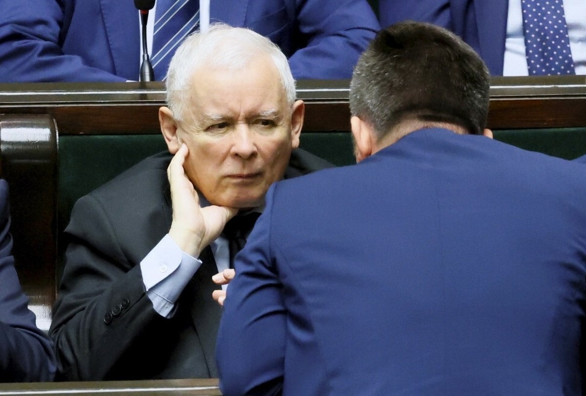 Wojna na szczycie w PiS.