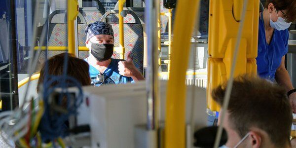 We Wrocławiu i Szczecinie można się zaszczepić przy cmentarzu