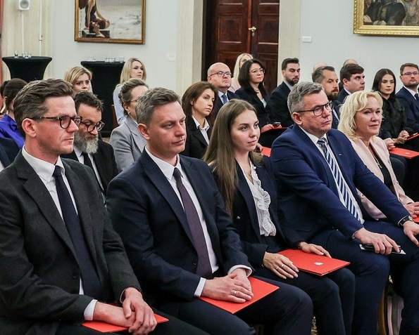 63f04b81-d637-4706-bc6c-92980fd03d07