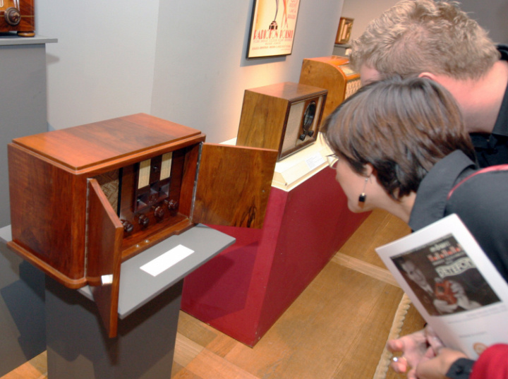 Dzień Radia. To medium w Polsce ma już sto lat i ciekawą historię