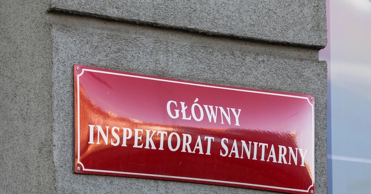Ostrzeżenie GIS: kawałki szkła w jogurcie. Główny Inspektorat Sanitarny nie zaleca spożywania produktu