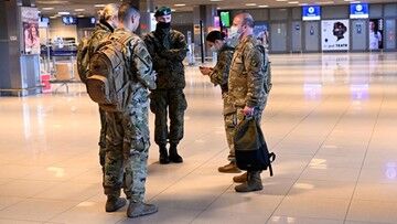 Rzeszów. Lotnisko Jasionka. Do Polski przylecieli pierwsi amerykańscy żołnierze
