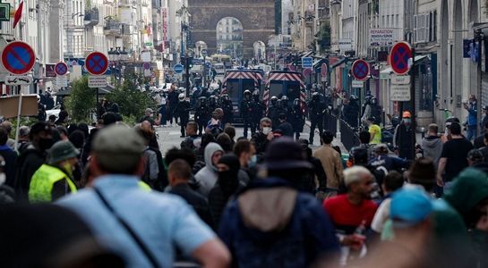 Protesty przeciw paszportom covidowym we Francji