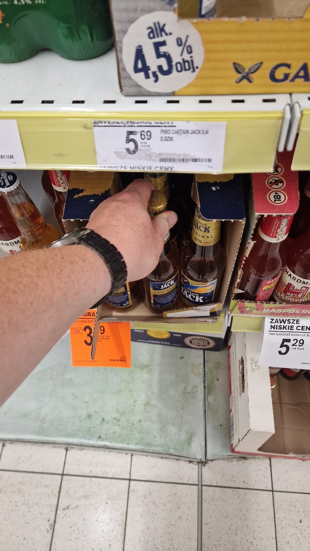 b1202ef3-c7de-4464-95f1-5a44a14fe55e