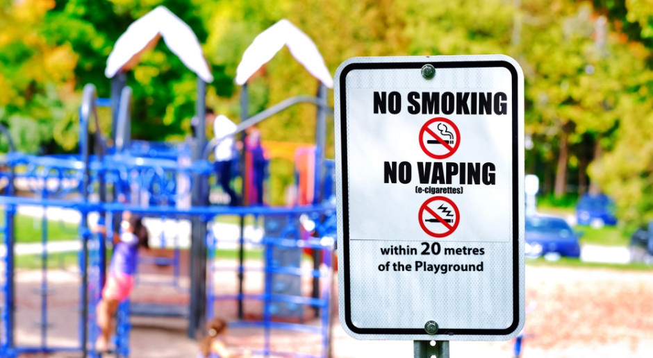 Z nikotyną czy bez, rząd szykuje zakaz. Wolne od e-dymu mają być miejsca publiczne