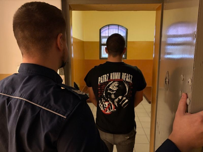 f45e6735-8f1a-49fd-aae2-69d4fe23f4de