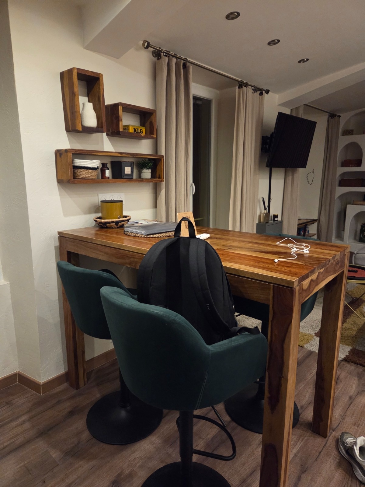 a79d5954-0d30-4623-8d73-952da2eb873d